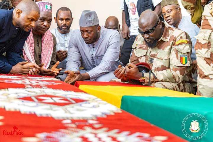 Mosquée Fayçal le Chef de lÉtat rend un dernier hommage à Elhadj